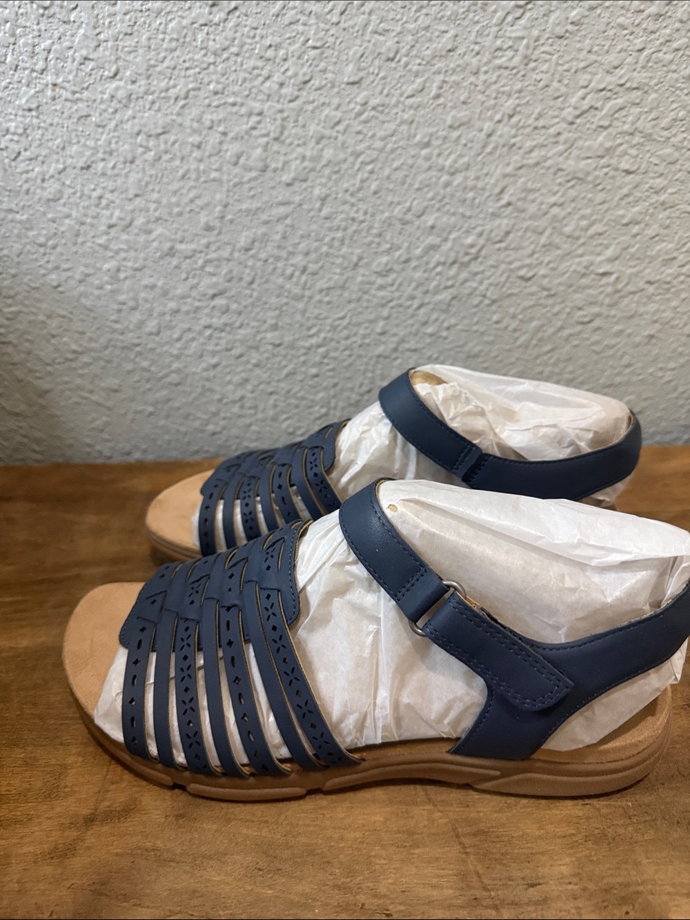 Easy Spirit Women’s Navy Strappy Comfort Sandals size 9.5 wide